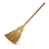 מטאטא קש למכשפה