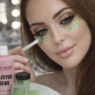 נצנצים ודבקים