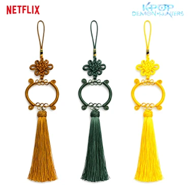 Kpop - שלישיית תליוני המזל