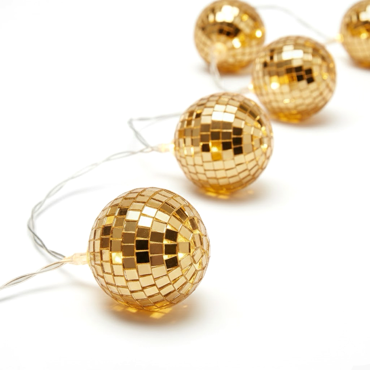 שרשרת כדורי דיסקו זהב עם תאורה